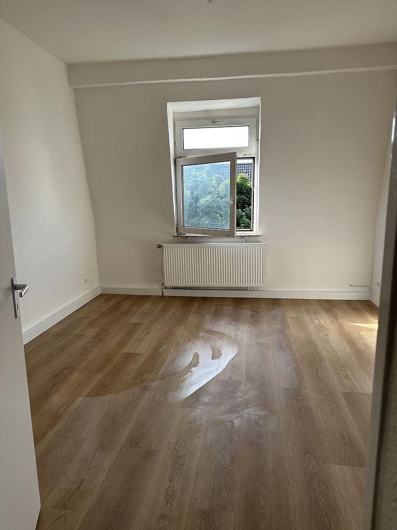 Pronájem bytu 4+1 94 m², Essen, Severní Porýní-Vestfálsko Pronájem bytu 4+1 94 m², Essen, Severní Porýní-Vestfálsko