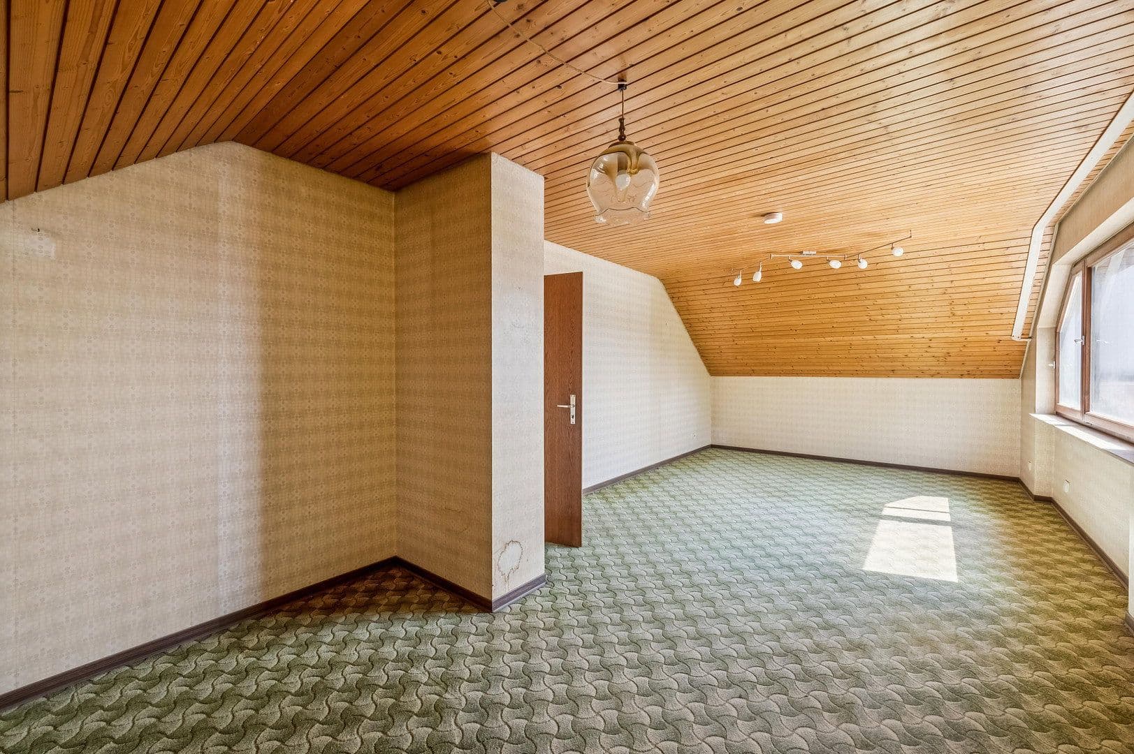 Prodej domu 139 m², pozemek 269 m², Leinfelden-Echterdingen, Bádensko-Württembersko Prodej domu 139 m², pozemek 269 m², Leinfelden-Echterdingen, Bádensko-Württembersko