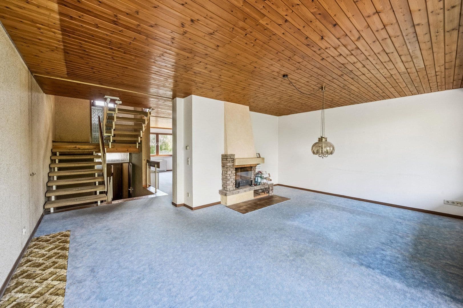 Prodej domu 139 m², pozemek 269 m², Leinfelden-Echterdingen, Bádensko-Württembersko Prodej domu 139 m², pozemek 269 m², Leinfelden-Echterdingen, Bádensko-Württembersko