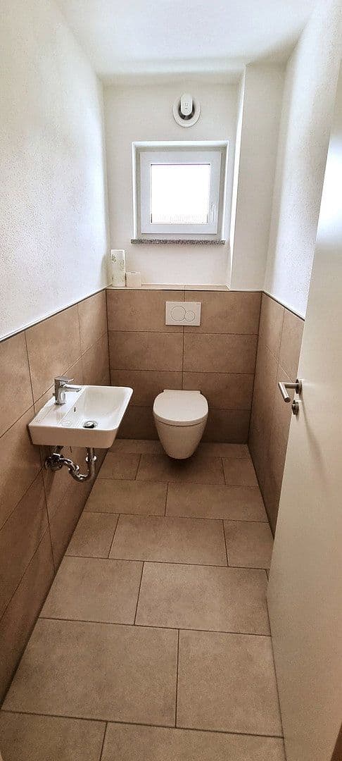 Prodej bytu 3+1 93 m², Hinter den Gärten 4, Offingen, Bavorsko Prodej bytu 3+1 93 m², Hinter den Gärten 4, Offingen, Bavorsko