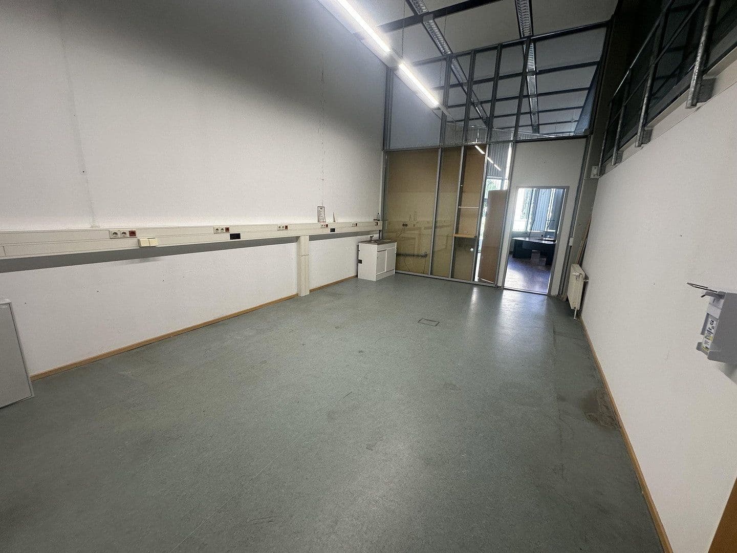 Pronájem nebytového prostoru 86 m², Georg-Schumann-Straße 294, Leipzig, Sasko Pronájem nebytového prostoru 86 m², Georg-Schumann-Straße 294, Leipzig, Sasko