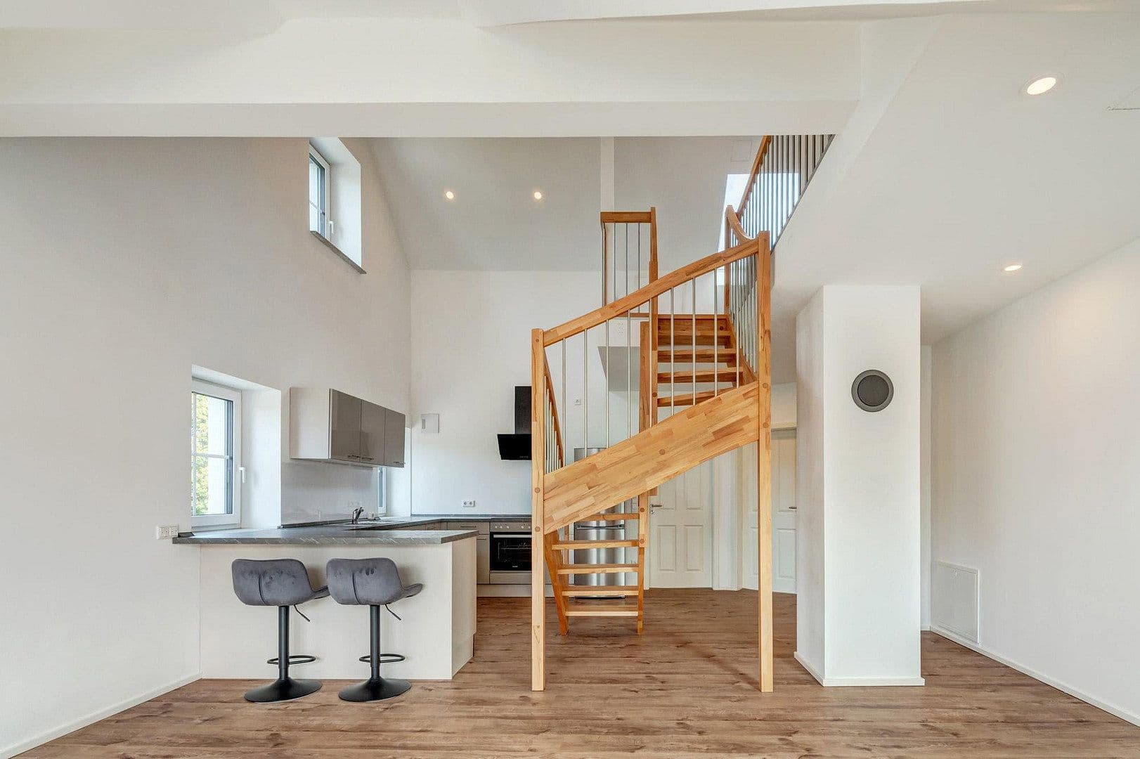 Pronájem bytu 2+1 73 m², Mühlbachstraße 15, Dirlewang, Bavorsko Pronájem bytu 2+1 73 m², Mühlbachstraße 15, Dirlewang, Bavorsko