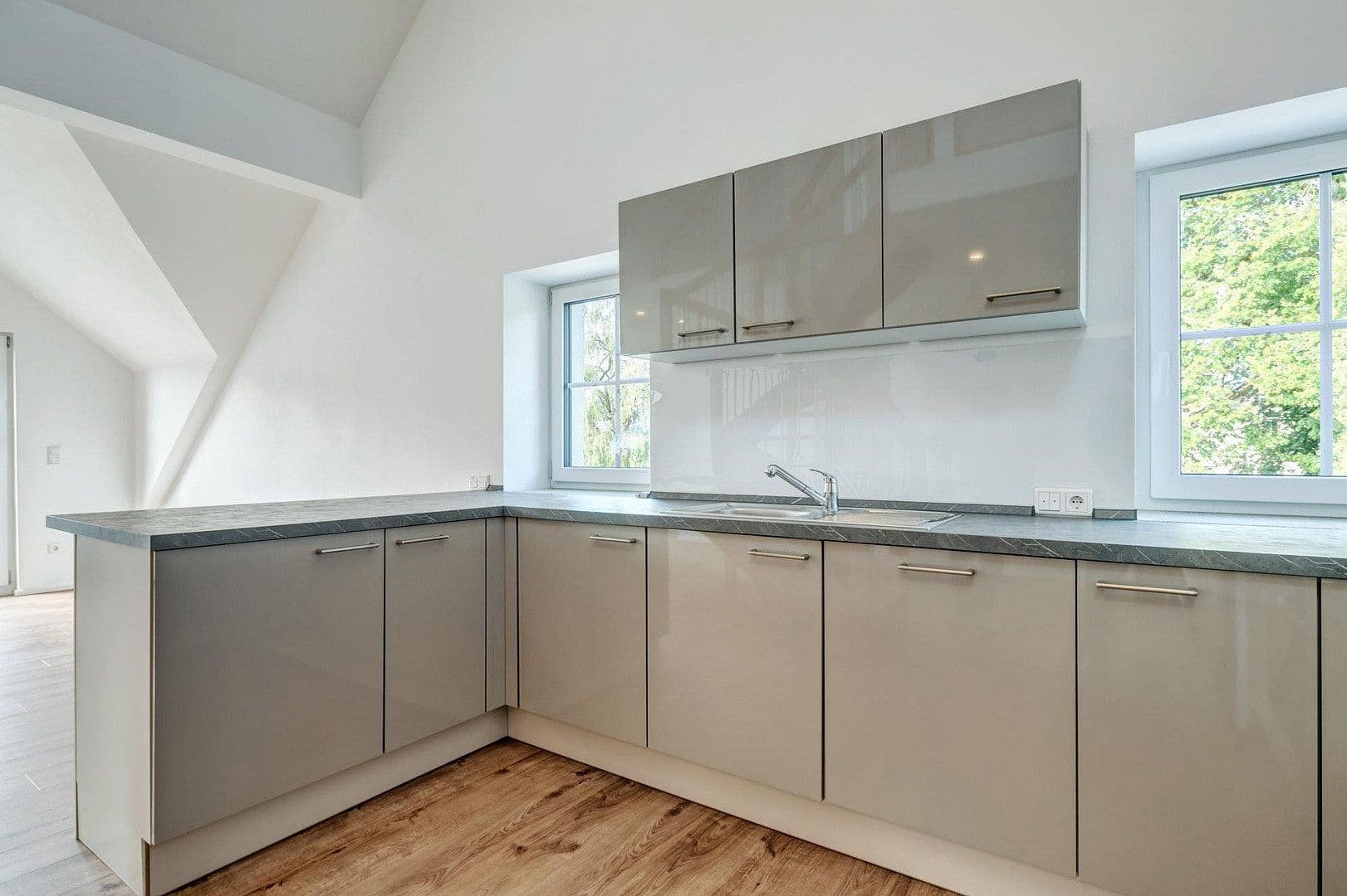 Pronájem bytu 2+1 73 m², Mühlbachstraße 15, Dirlewang, Bavorsko Pronájem bytu 2+1 73 m², Mühlbachstraße 15, Dirlewang, Bavorsko