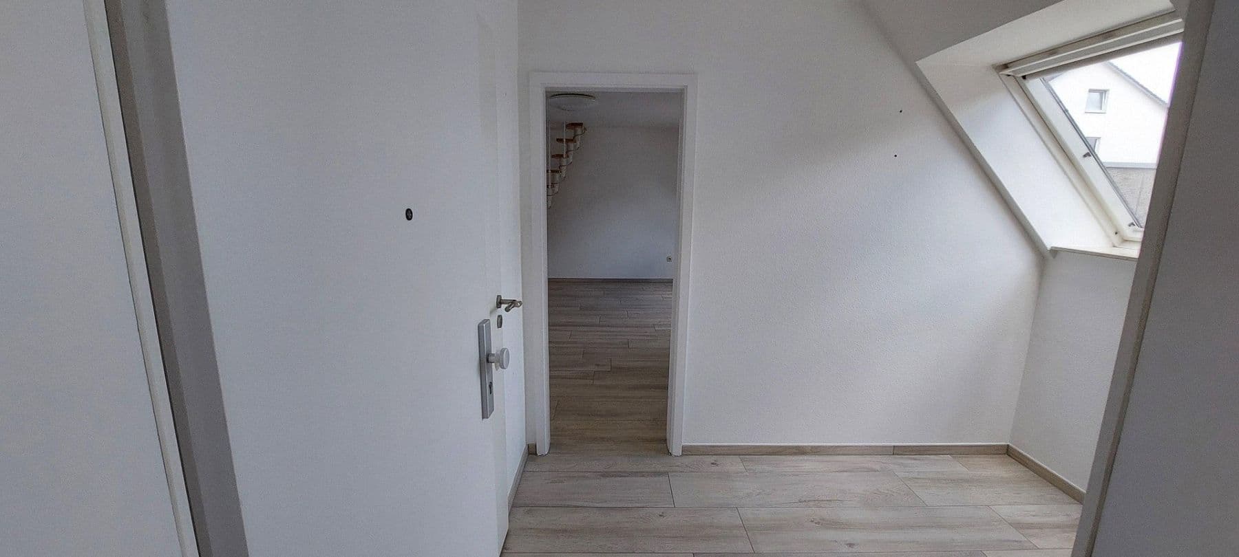 Pronájem bytu 1+1 36 m², Ratingen, Severní Porýní-Vestfálsko Pronájem bytu 1+1 36 m², Ratingen, Severní Porýní-Vestfálsko