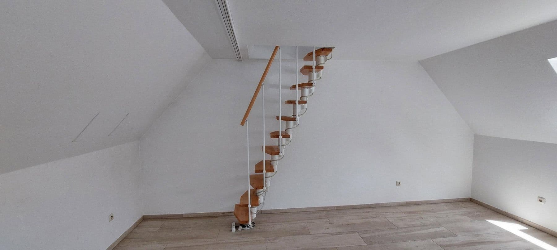 Pronájem bytu 1+1 36 m², Ratingen, Severní Porýní-Vestfálsko Pronájem bytu 1+1 36 m², Ratingen, Severní Porýní-Vestfálsko