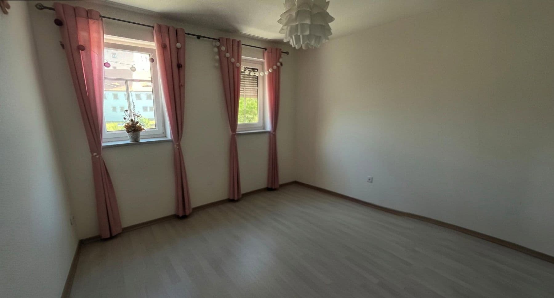 Prodej domu 342 m², pozemek 485 m², Wasserstraße 20, Radeberg, Sasko Prodej domu 342 m², pozemek 485 m², Wasserstraße 20, Radeberg, Sasko