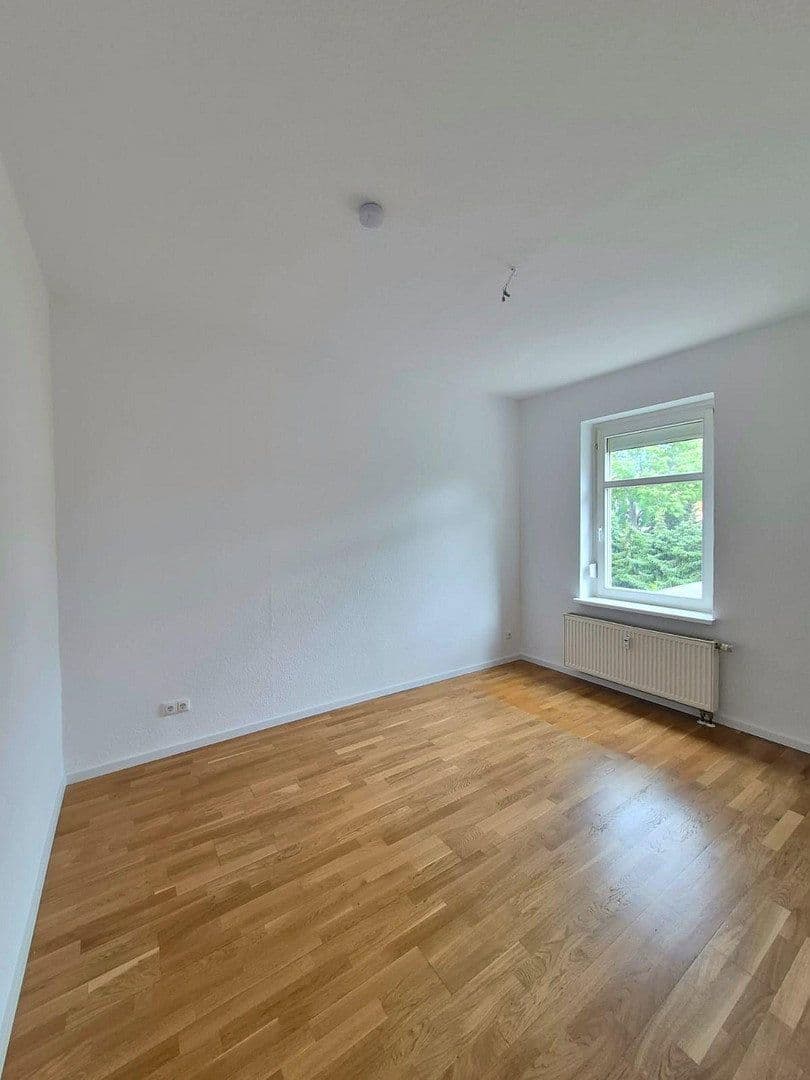 Pronájem bytu 3+1 75 m², Lomlerstraße 14, Zwenkau, Sasko Pronájem bytu 3+1 75 m², Lomlerstraße 14, Zwenkau, Sasko