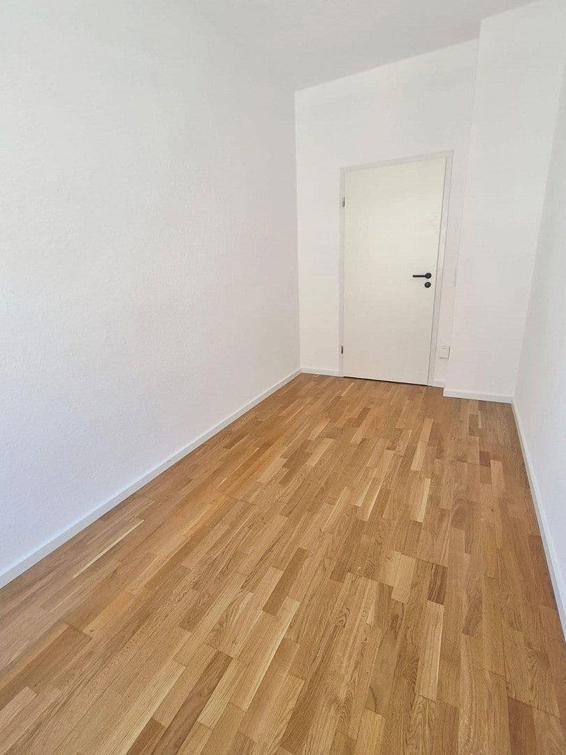 Pronájem bytu 3+1 75 m², Lomlerstraße 14, Zwenkau, Sasko Pronájem bytu 3+1 75 m², Lomlerstraße 14, Zwenkau, Sasko