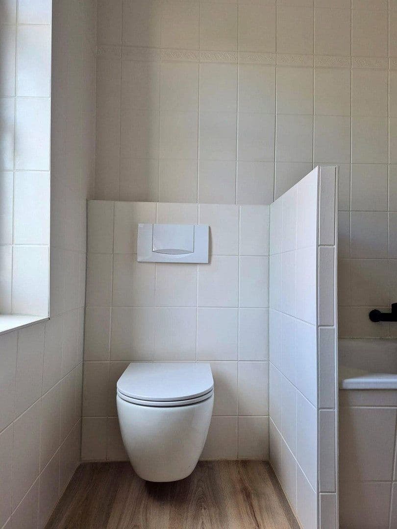 Pronájem bytu 3+1 75 m², Lomlerstraße 14, Zwenkau, Sasko Pronájem bytu 3+1 75 m², Lomlerstraße 14, Zwenkau, Sasko