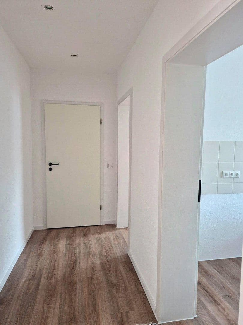 Pronájem bytu 3+1 75 m², Lomlerstraße 14, Zwenkau, Sasko Pronájem bytu 3+1 75 m², Lomlerstraße 14, Zwenkau, Sasko