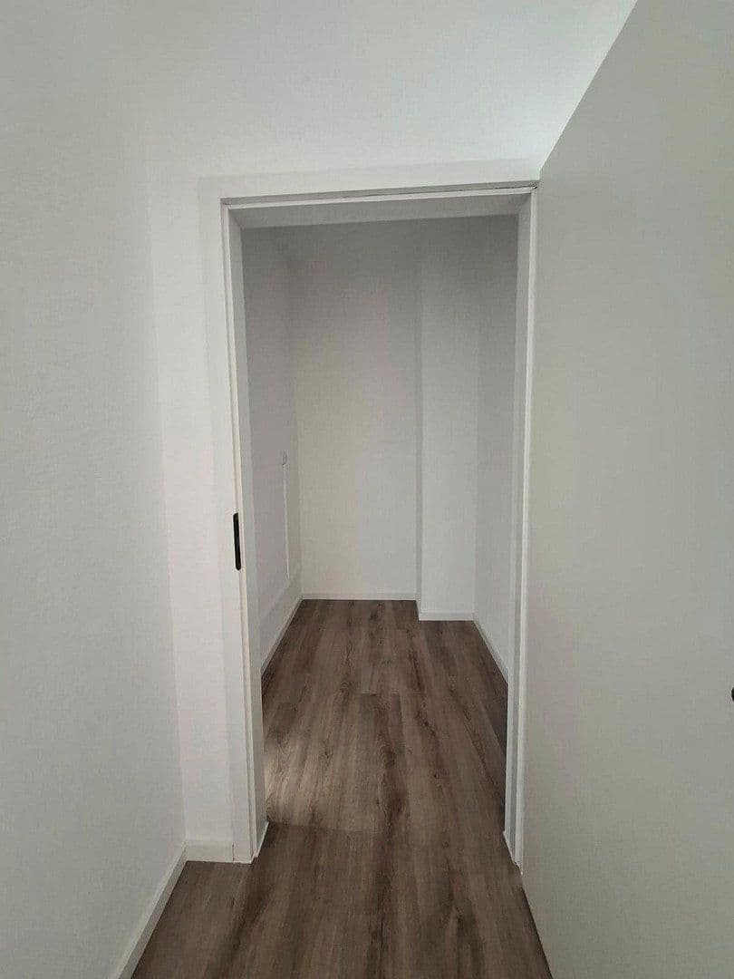Pronájem bytu 3+1 75 m², Lomlerstraße 14, Zwenkau, Sasko Pronájem bytu 3+1 75 m², Lomlerstraße 14, Zwenkau, Sasko