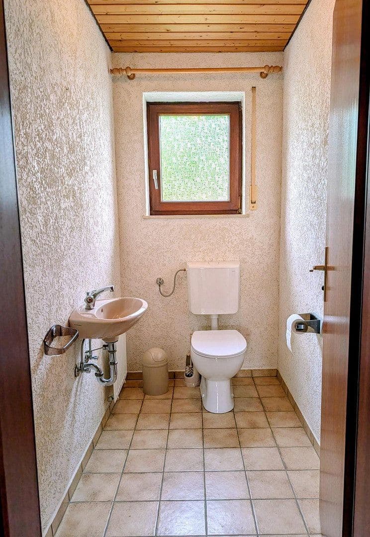 Pronájem domu 250 m², pozemek 1.275 m², Geißbühl 8, Bad Überkingen, Bádensko-Württembersko Pronájem domu 250 m², pozemek 1.275 m², Geißbühl 8, Bad Überkingen, Bádensko-Württembersko