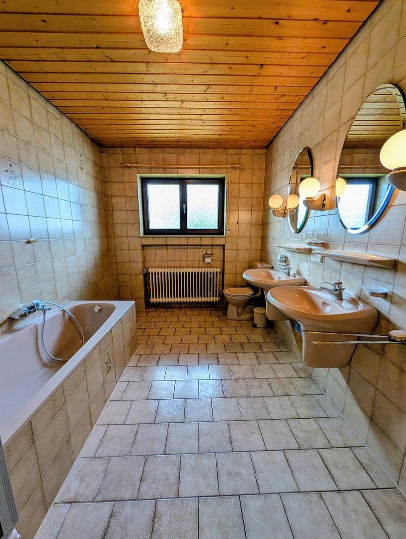 Pronájem domu 250 m², pozemek 1.275 m², Geißbühl 8, Bad Überkingen, Bádensko-Württembersko Pronájem domu 250 m², pozemek 1.275 m², Geißbühl 8, Bad Überkingen, Bádensko-Württembersko