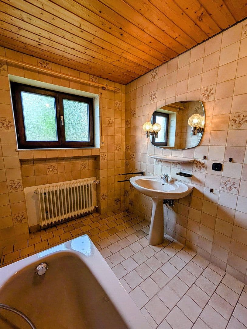 Pronájem domu 250 m², pozemek 1.275 m², Geißbühl 8, Bad Überkingen, Bádensko-Württembersko Pronájem domu 250 m², pozemek 1.275 m², Geißbühl 8, Bad Überkingen, Bádensko-Württembersko