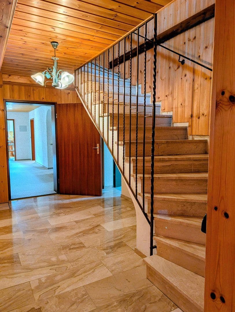 Pronájem domu 250 m², pozemek 1.275 m², Geißbühl 8, Bad Überkingen, Bádensko-Württembersko Pronájem domu 250 m², pozemek 1.275 m², Geißbühl 8, Bad Überkingen, Bádensko-Württembersko