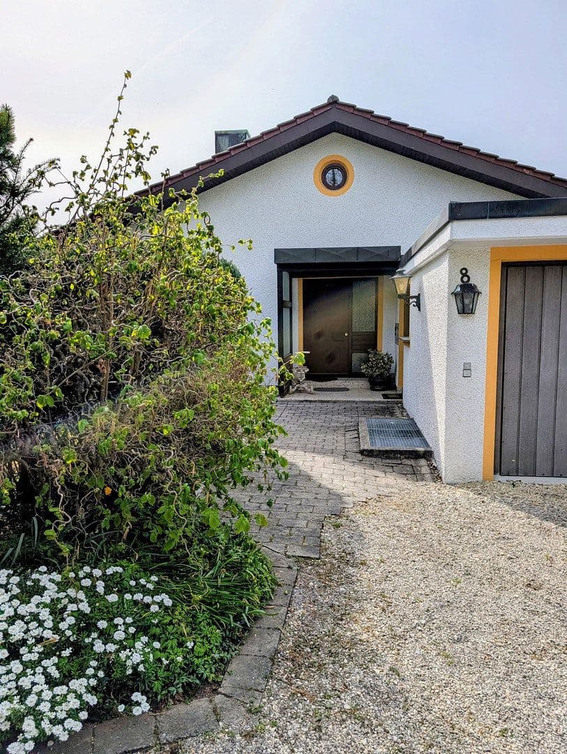 Pronájem domu 250 m², pozemek 1.275 m², Geißbühl 8, Bad Überkingen, Bádensko-Württembersko Pronájem domu 250 m², pozemek 1.275 m², Geißbühl 8, Bad Überkingen, Bádensko-Württembersko
