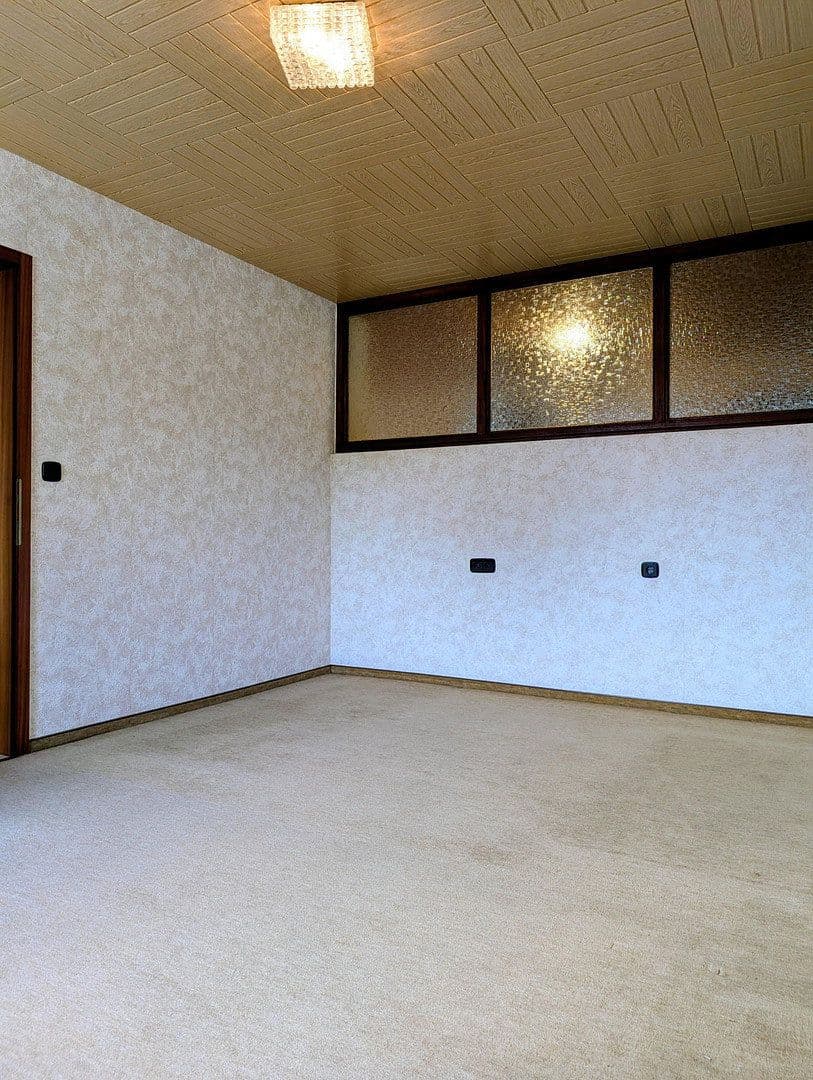 Pronájem domu 250 m², pozemek 1.275 m², Geißbühl 8, Bad Überkingen, Bádensko-Württembersko Pronájem domu 250 m², pozemek 1.275 m², Geißbühl 8, Bad Überkingen, Bádensko-Württembersko