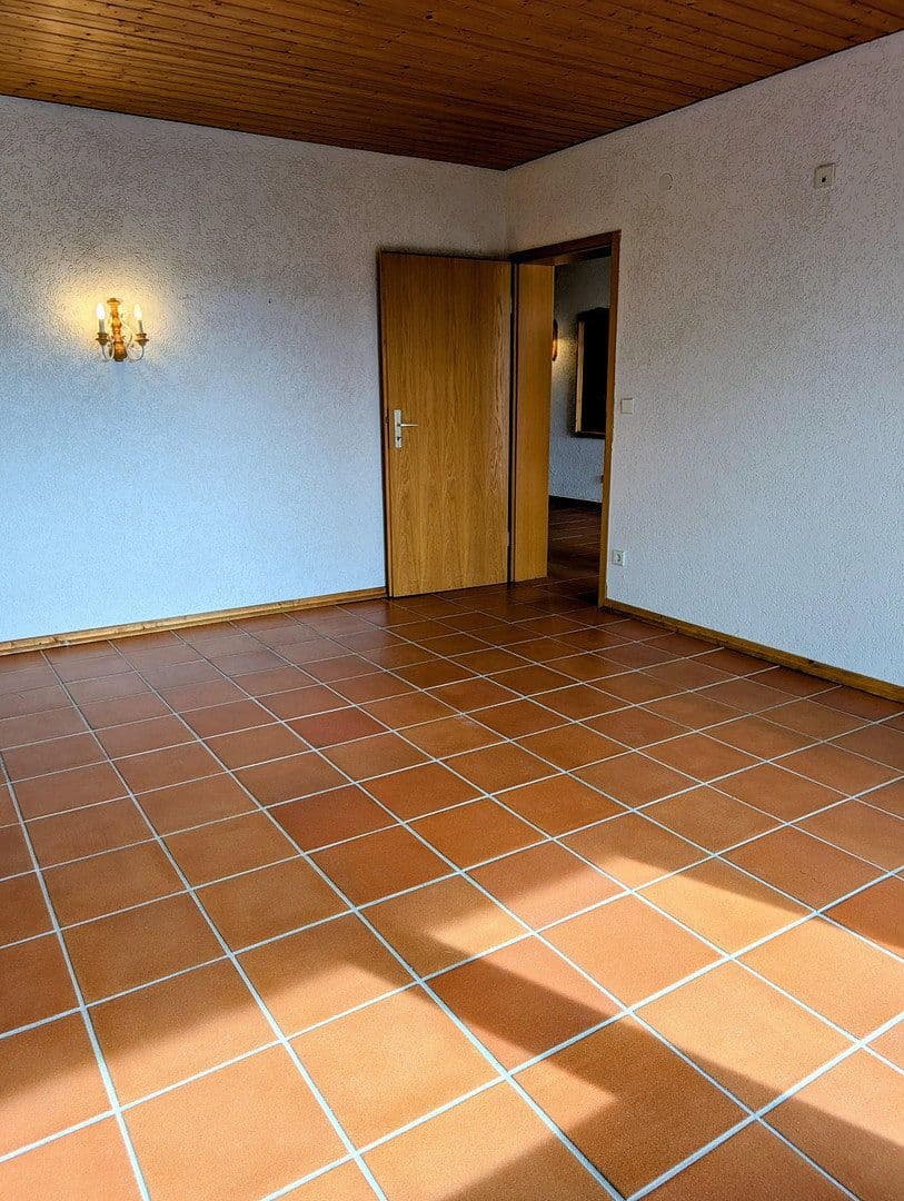 Pronájem domu 250 m², pozemek 1.275 m², Geißbühl 8, Bad Überkingen, Bádensko-Württembersko Pronájem domu 250 m², pozemek 1.275 m², Geißbühl 8, Bad Überkingen, Bádensko-Württembersko