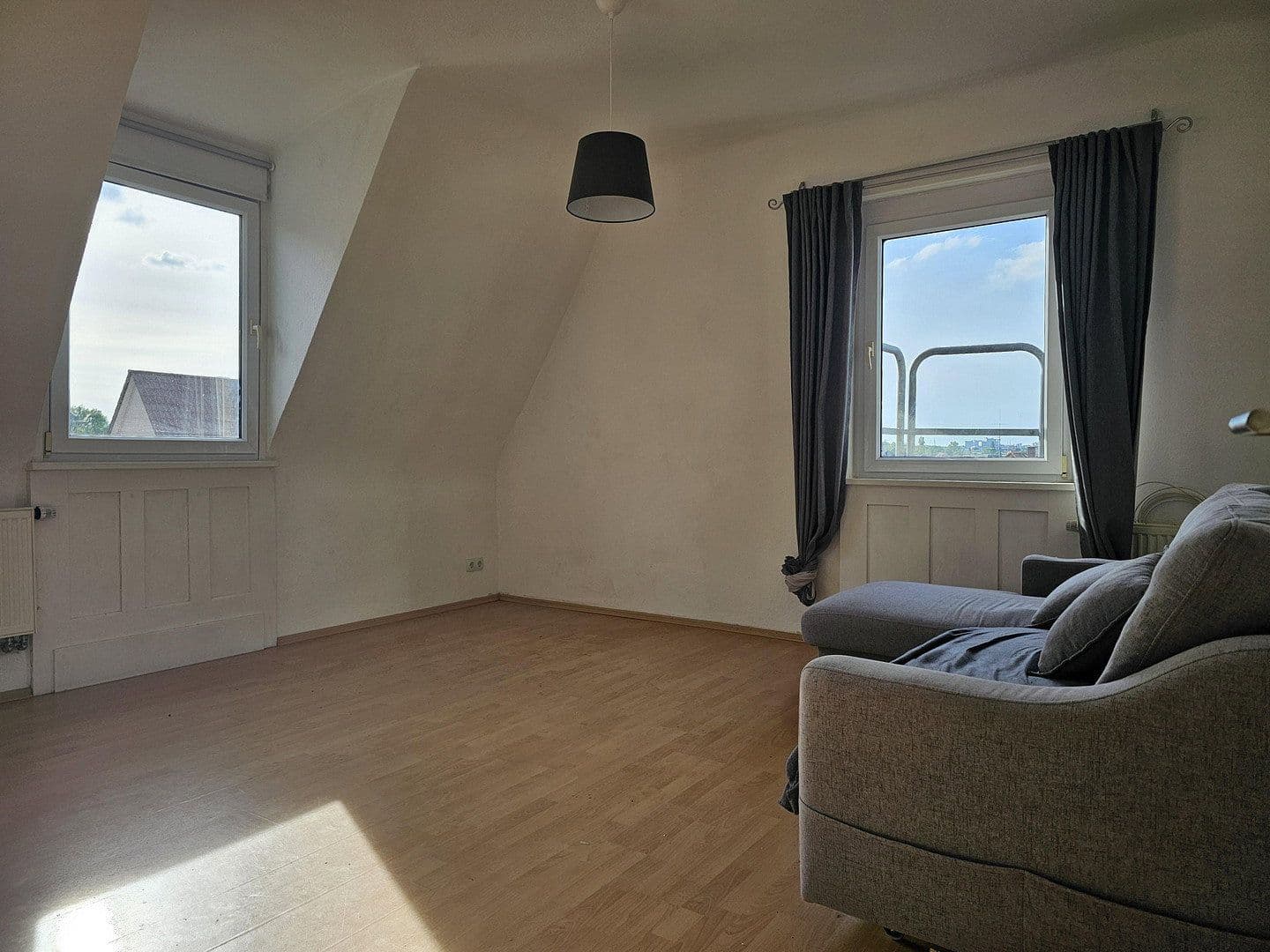 Pronájem bytu 2+1 61 m², Stuttgart, Bádensko-Württembersko Pronájem bytu 2+1 61 m², Stuttgart, Bádensko-Württembersko