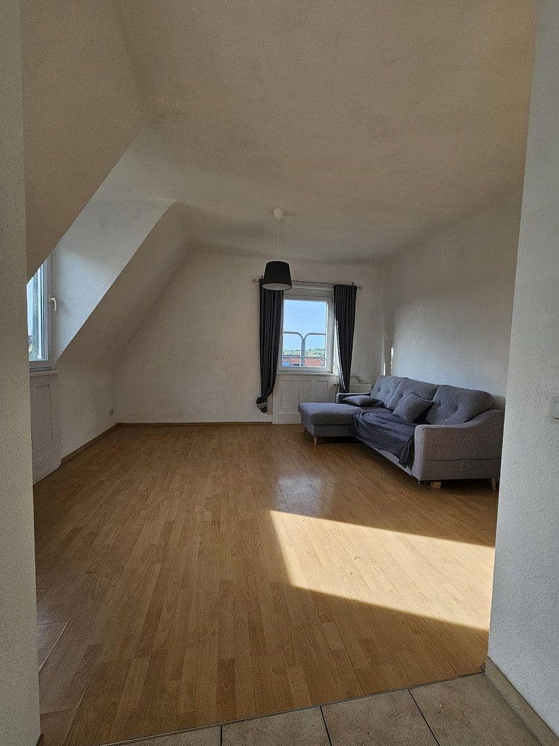Pronájem bytu 2+1 61 m², Stuttgart, Bádensko-Württembersko Pronájem bytu 2+1 61 m², Stuttgart, Bádensko-Württembersko