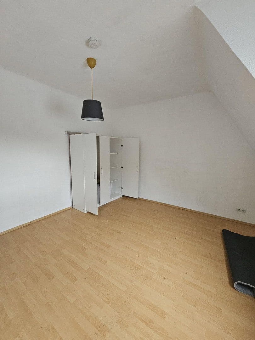 Pronájem bytu 2+1 61 m², Stuttgart, Bádensko-Württembersko Pronájem bytu 2+1 61 m², Stuttgart, Bádensko-Württembersko