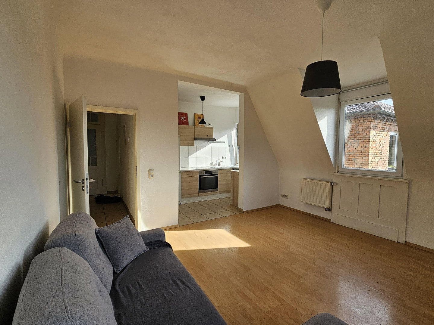 Pronájem bytu 2+1 61 m², Stuttgart, Bádensko-Württembersko Pronájem bytu 2+1 61 m², Stuttgart, Bádensko-Württembersko