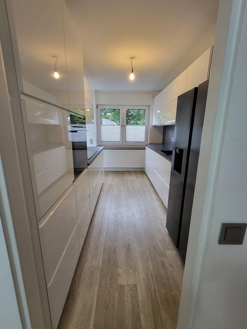 Prodej domu 170 m², pozemek 240 m², Schwalbach am Taunus, Hessen Prodej domu 170 m², pozemek 240 m², Schwalbach am Taunus, Hessen