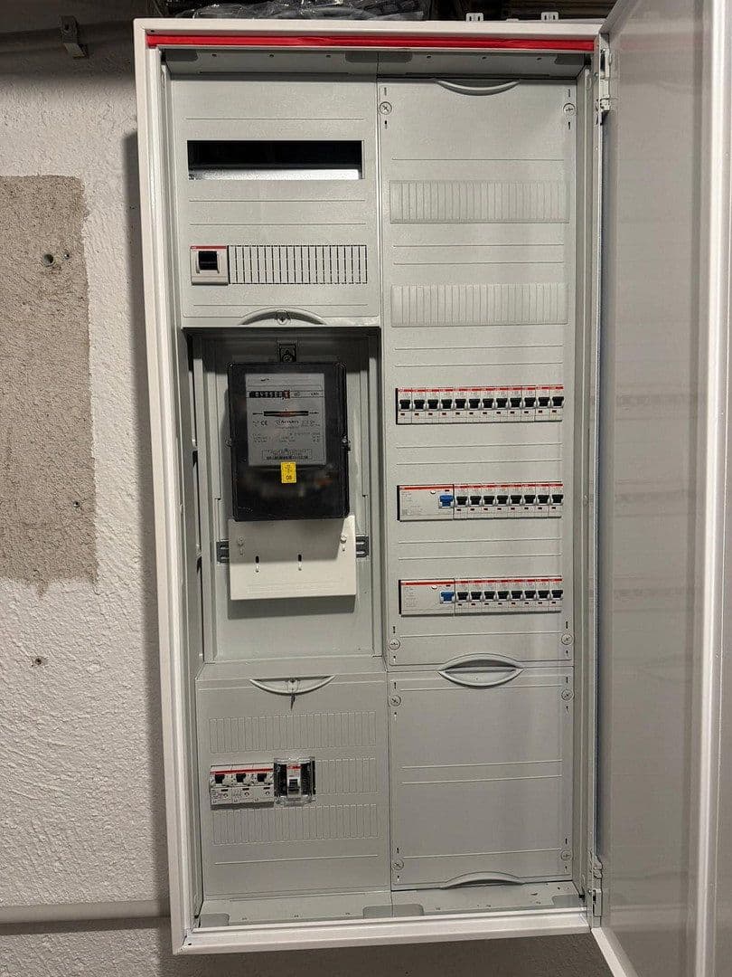 Prodej domu 170 m², pozemek 240 m², Schwalbach am Taunus, Hessen Prodej domu 170 m², pozemek 240 m², Schwalbach am Taunus, Hessen