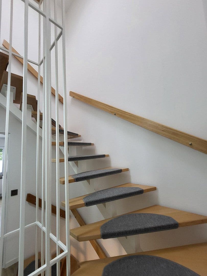 Prodej domu 170 m², pozemek 240 m², Schwalbach am Taunus, Hessen Prodej domu 170 m², pozemek 240 m², Schwalbach am Taunus, Hessen