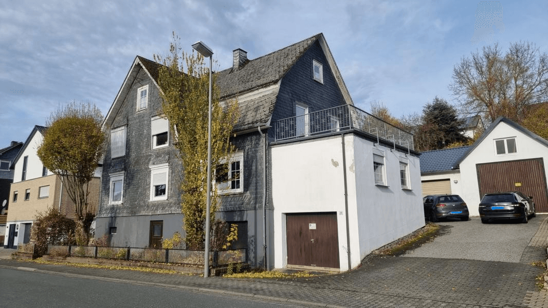 Prodej domu 221 m², pozemek 680 m², Marburger Straße 29, Netphen, Severní Porýní-Vestfálsko Prodej domu 221 m², pozemek 680 m², Marburger Straße 29, Netphen, Severní Porýní-Vestfálsko