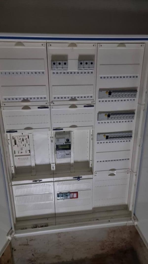 Prodej domu 221 m², pozemek 680 m², Marburger Straße 29, Netphen, Severní Porýní-Vestfálsko Prodej domu 221 m², pozemek 680 m², Marburger Straße 29, Netphen, Severní Porýní-Vestfálsko