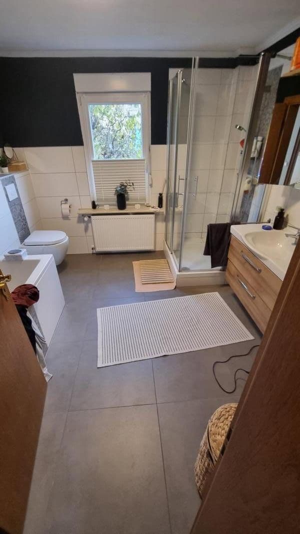 Prodej domu 221 m², pozemek 680 m², Marburger Straße 29, Netphen, Severní Porýní-Vestfálsko Prodej domu 221 m², pozemek 680 m², Marburger Straße 29, Netphen, Severní Porýní-Vestfálsko