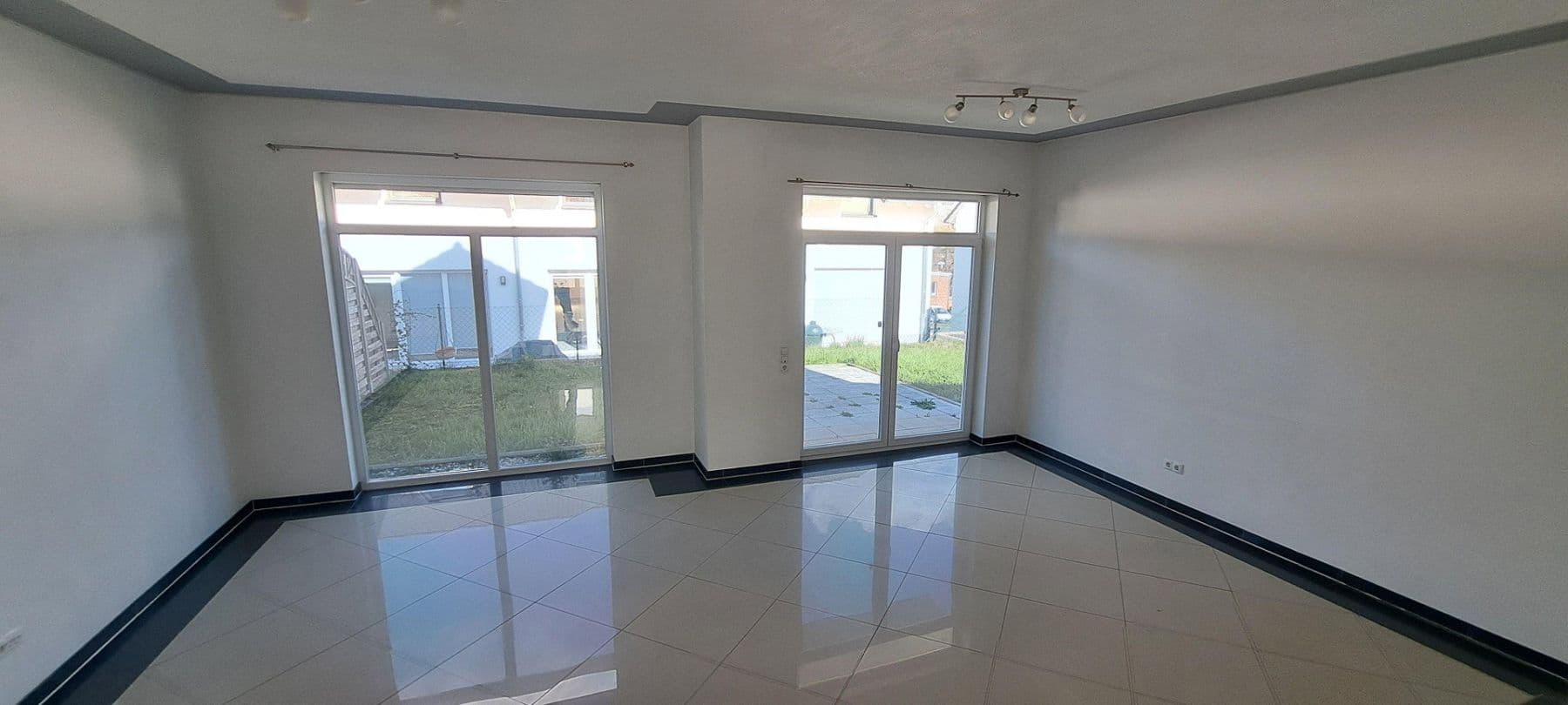 Prodej domu 181 m², pozemek 227 m², Carl-Jacob-Strasse 13, Kaiserslautern-Erfenbach, Porýní-Falc Prodej domu 181 m², pozemek 227 m², Carl-Jacob-Strasse 13, Kaiserslautern-Erfenbach, Porýní-Falc