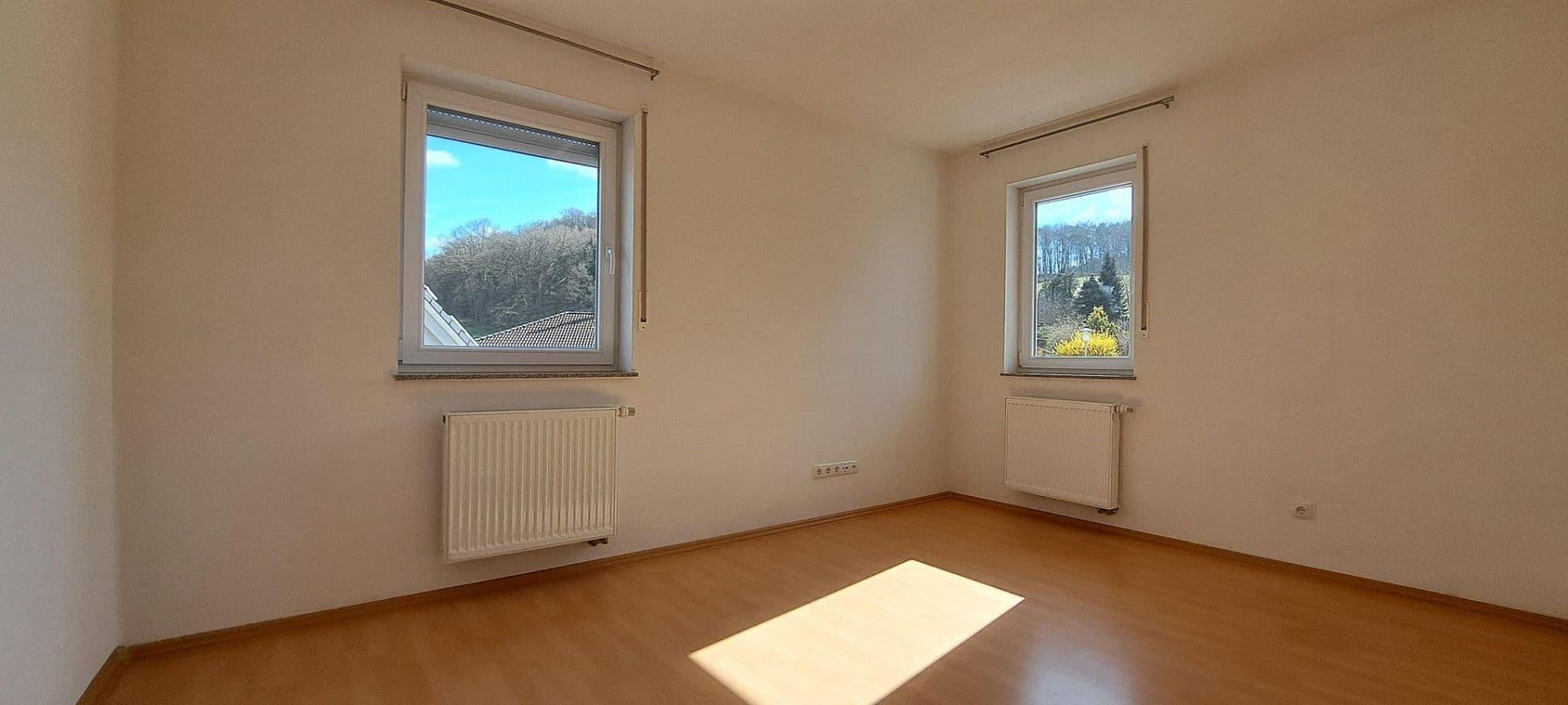 Prodej domu 181 m², pozemek 227 m², Carl-Jacob-Strasse 13, Kaiserslautern-Erfenbach, Porýní-Falc Prodej domu 181 m², pozemek 227 m², Carl-Jacob-Strasse 13, Kaiserslautern-Erfenbach, Porýní-Falc