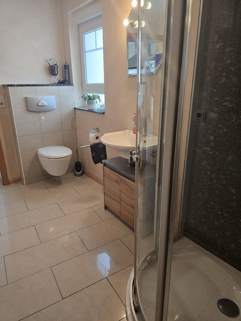 Prodej domu 176 m², pozemek 490 m², Speyerer Straße 23, Römerberg, Porýní-Falc Prodej domu 176 m², pozemek 490 m², Speyerer Straße 23, Römerberg, Porýní-Falc