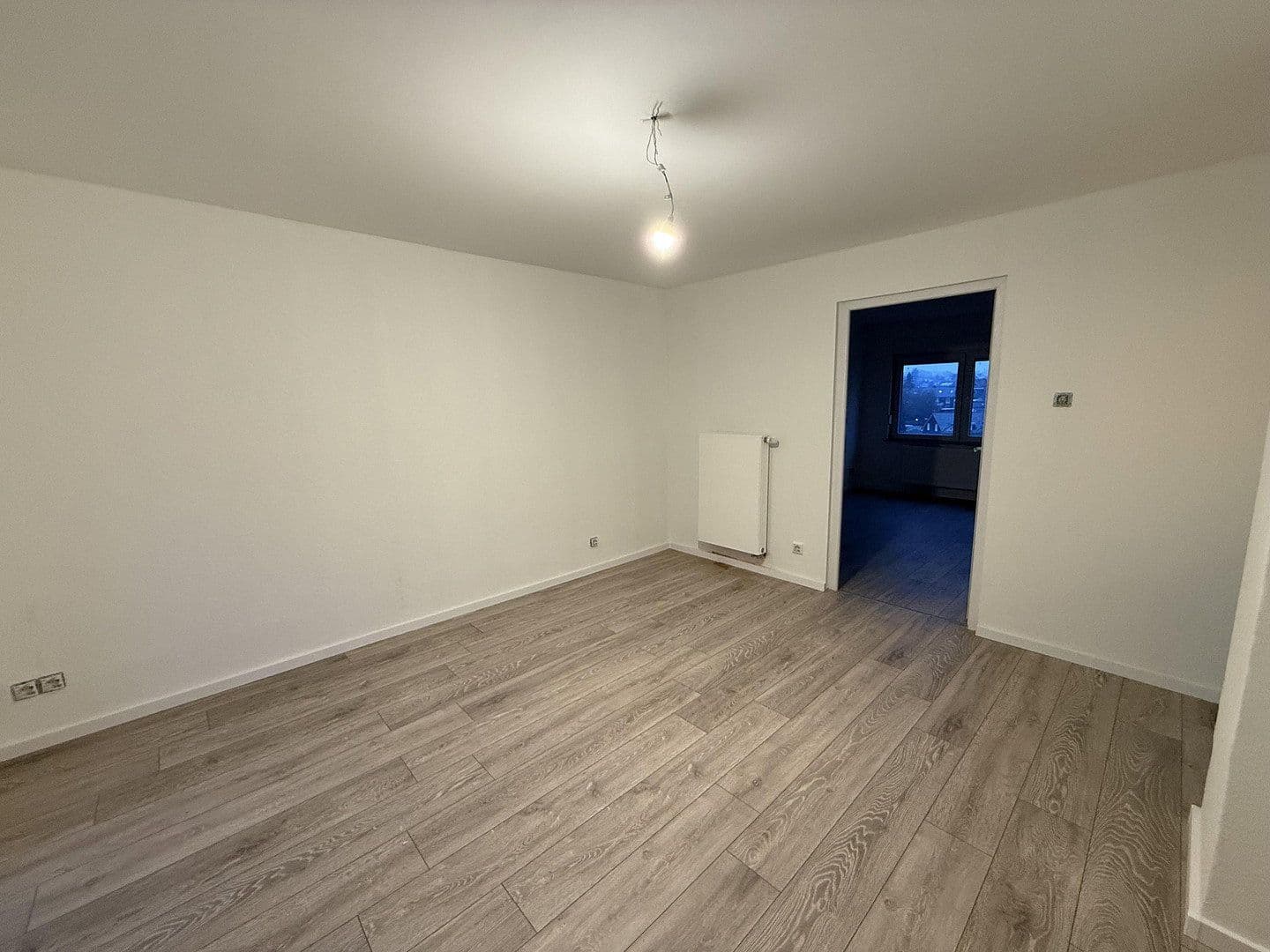 Pronájem bytu 3+1 65 m², Fürstenberg Straße 14, Hückeswagen, Severní Porýní-Vestfálsko Pronájem bytu 3+1 65 m², Fürstenberg Straße 14, Hückeswagen, Severní Porýní-Vestfálsko