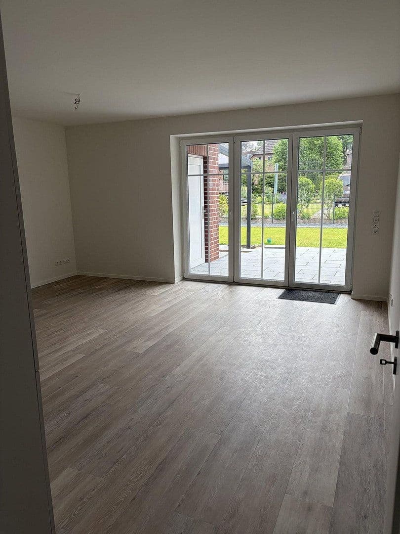 Pronájem bytu 3+1 88 m², Hauptstr. 6, Brackel, Dolní Sasko Pronájem bytu 3+1 88 m², Hauptstr. 6, Brackel, Dolní Sasko