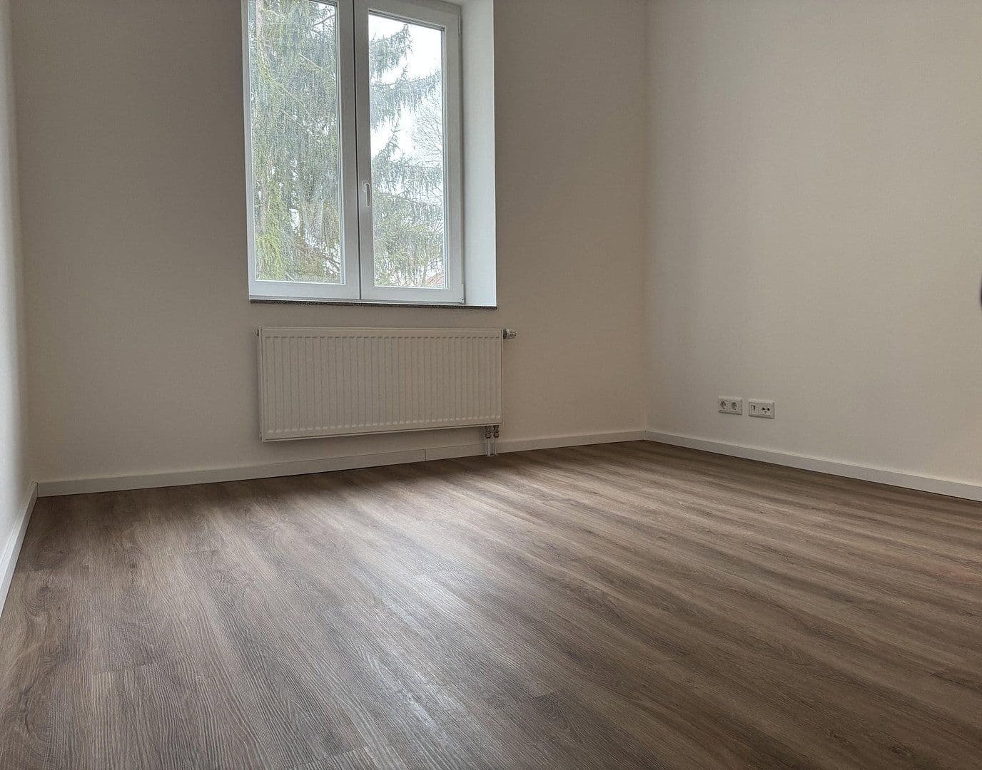 Pronájem bytu 3+1 70 m², Erlangerstraße 91, Fürth, Bavorsko Pronájem bytu 3+1 70 m², Erlangerstraße 91, Fürth, Bavorsko