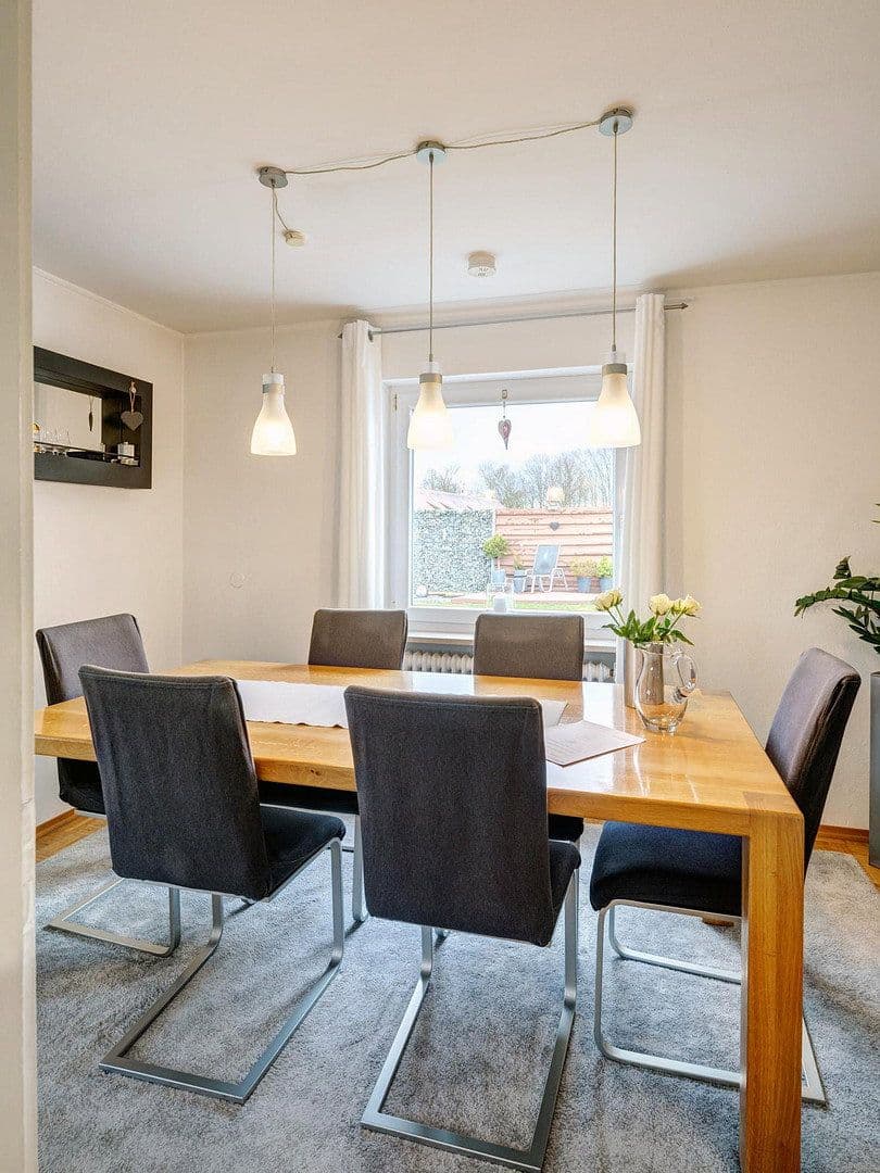Prodej domu 237 m², pozemek 992 m², Reichertshausen - Steinkirchen, Bavorsko Prodej domu 237 m², pozemek 992 m², Reichertshausen - Steinkirchen, Bavorsko