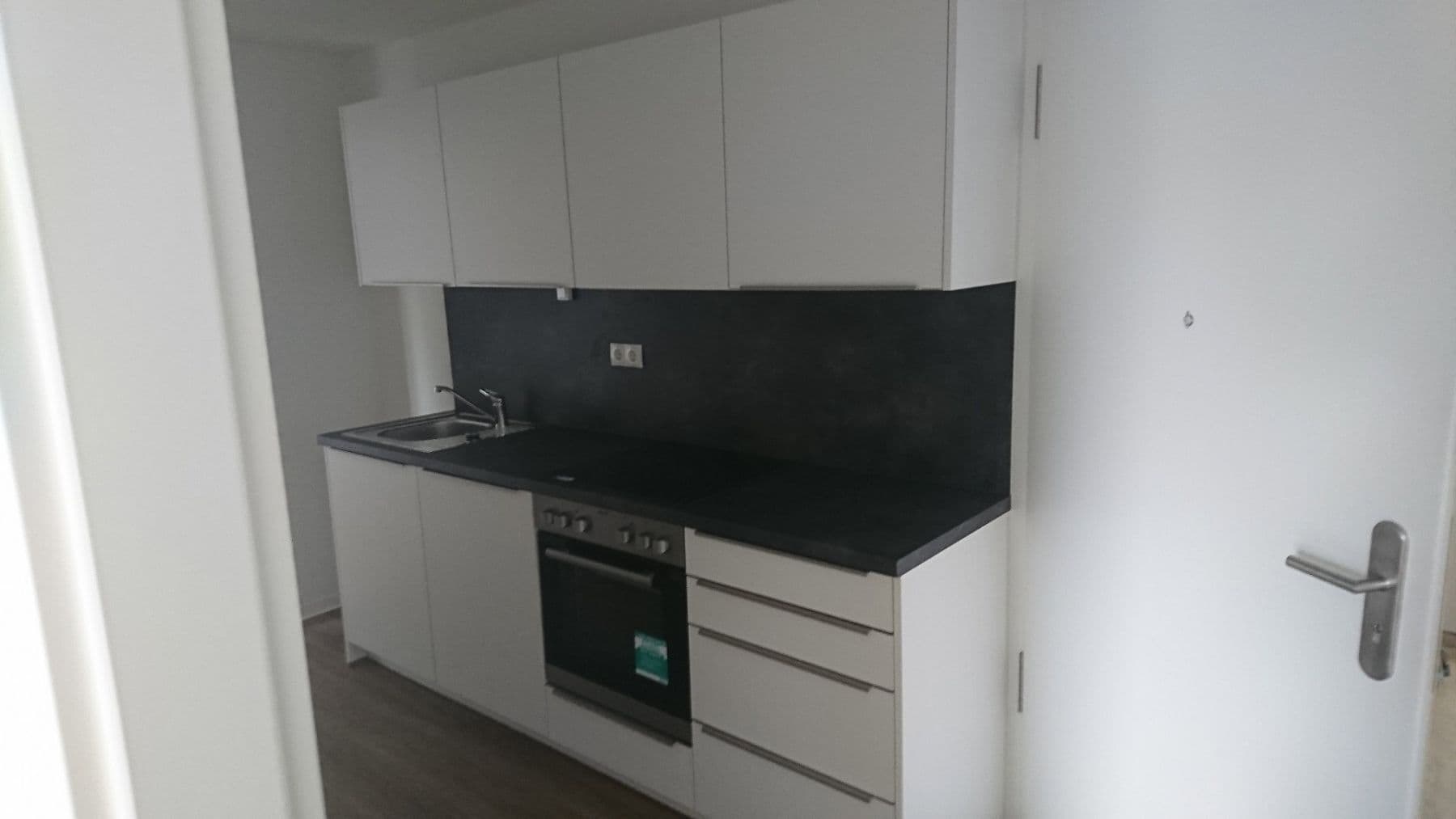 Pronájem bytu 3+1 70 m², Albert-Einstein-Str. 7a, Rostock, Mecklenburg-Vorpommern Pronájem bytu 3+1 70 m², Albert-Einstein-Str. 7a, Rostock, Mecklenburg-Vorpommern