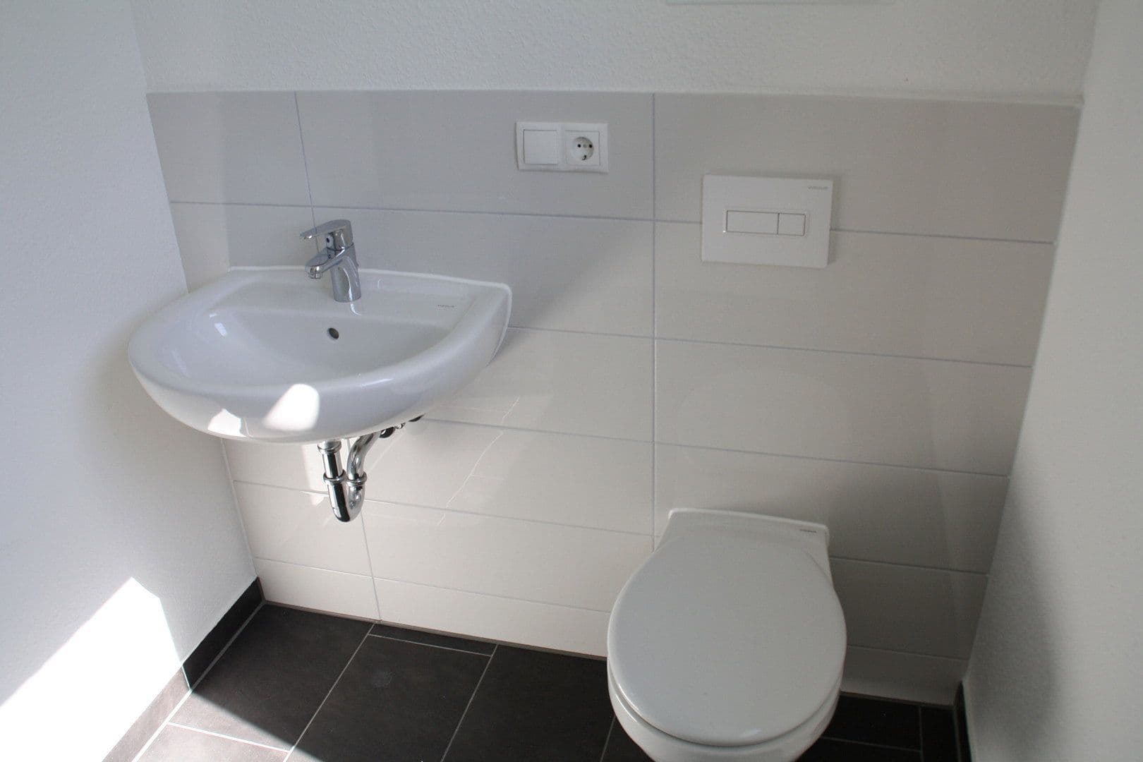 Pronájem bytu 3+1 70 m², Albert-Einstein-Str. 7a, Rostock, Mecklenburg-Vorpommern Pronájem bytu 3+1 70 m², Albert-Einstein-Str. 7a, Rostock, Mecklenburg-Vorpommern