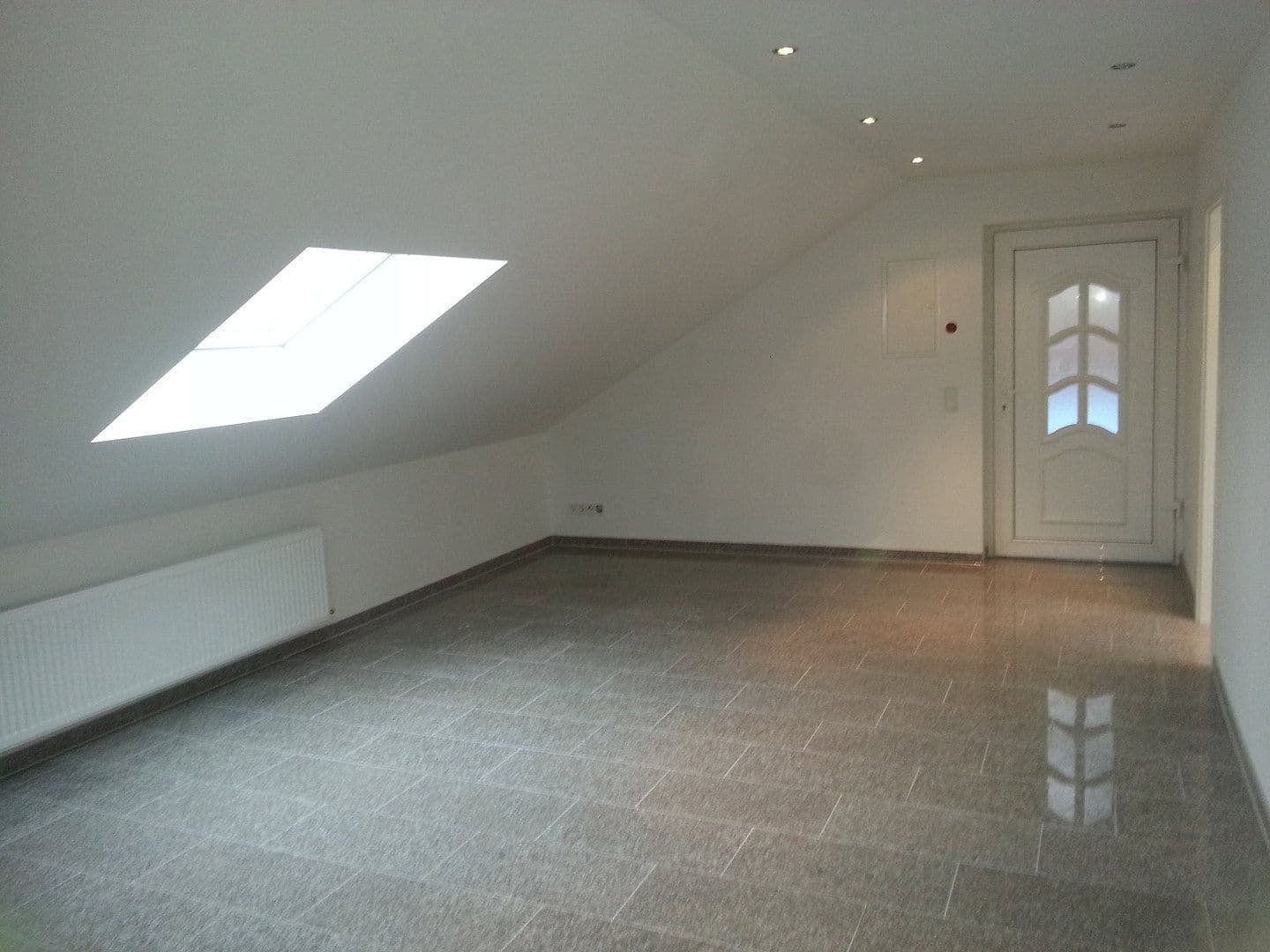 Pronájem bytu 2+1 59 m², Hambacherweg 12 a, Taunusstein, Hessen Pronájem bytu 2+1 59 m², Hambacherweg 12 a, Taunusstein, Hessen