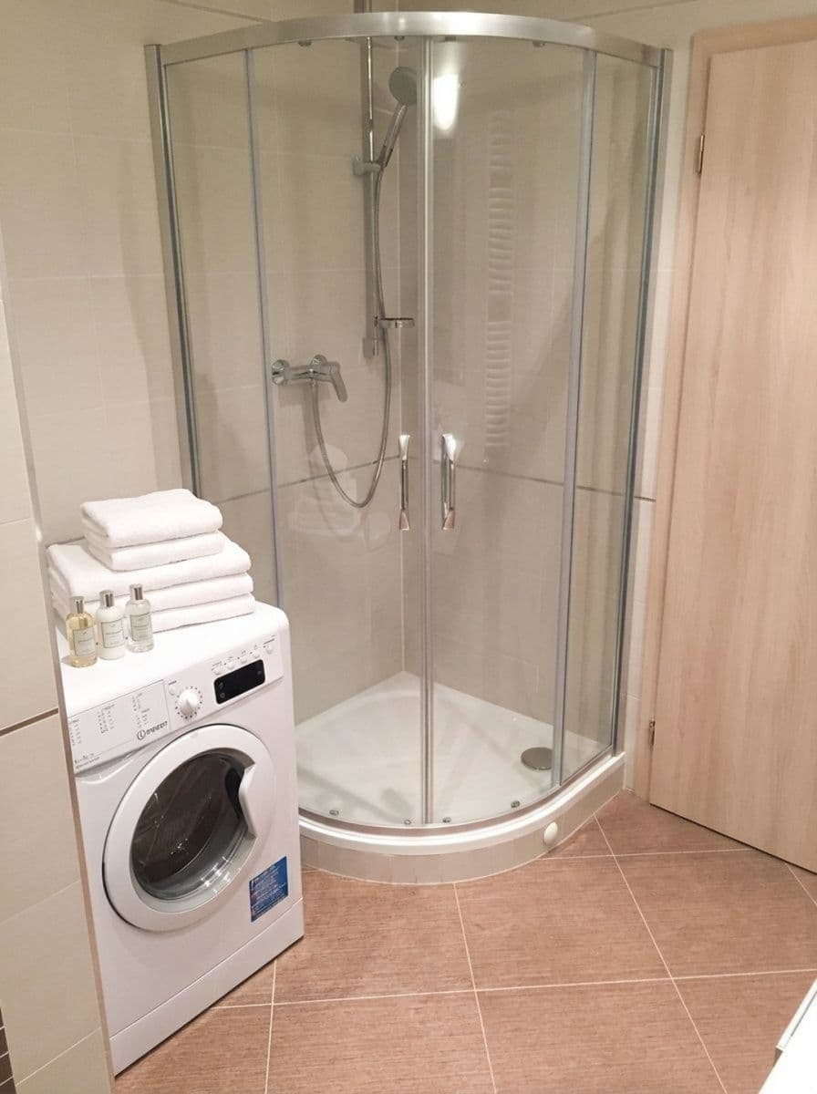 Pronájem bytu 35 m², Olšanská e, Praha, Praha Pronájem bytu 35 m², Olšanská e, Praha, Praha