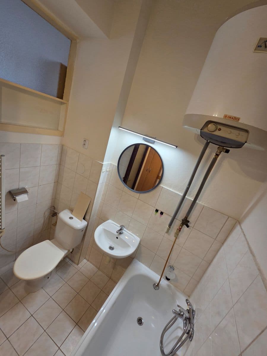 Pronájem bytu 1+kk 24 m², Bratislavská, Brno, Jihomoravský kraj Pronájem bytu 1+kk 24 m², Bratislavská, Brno, Jihomoravský kraj