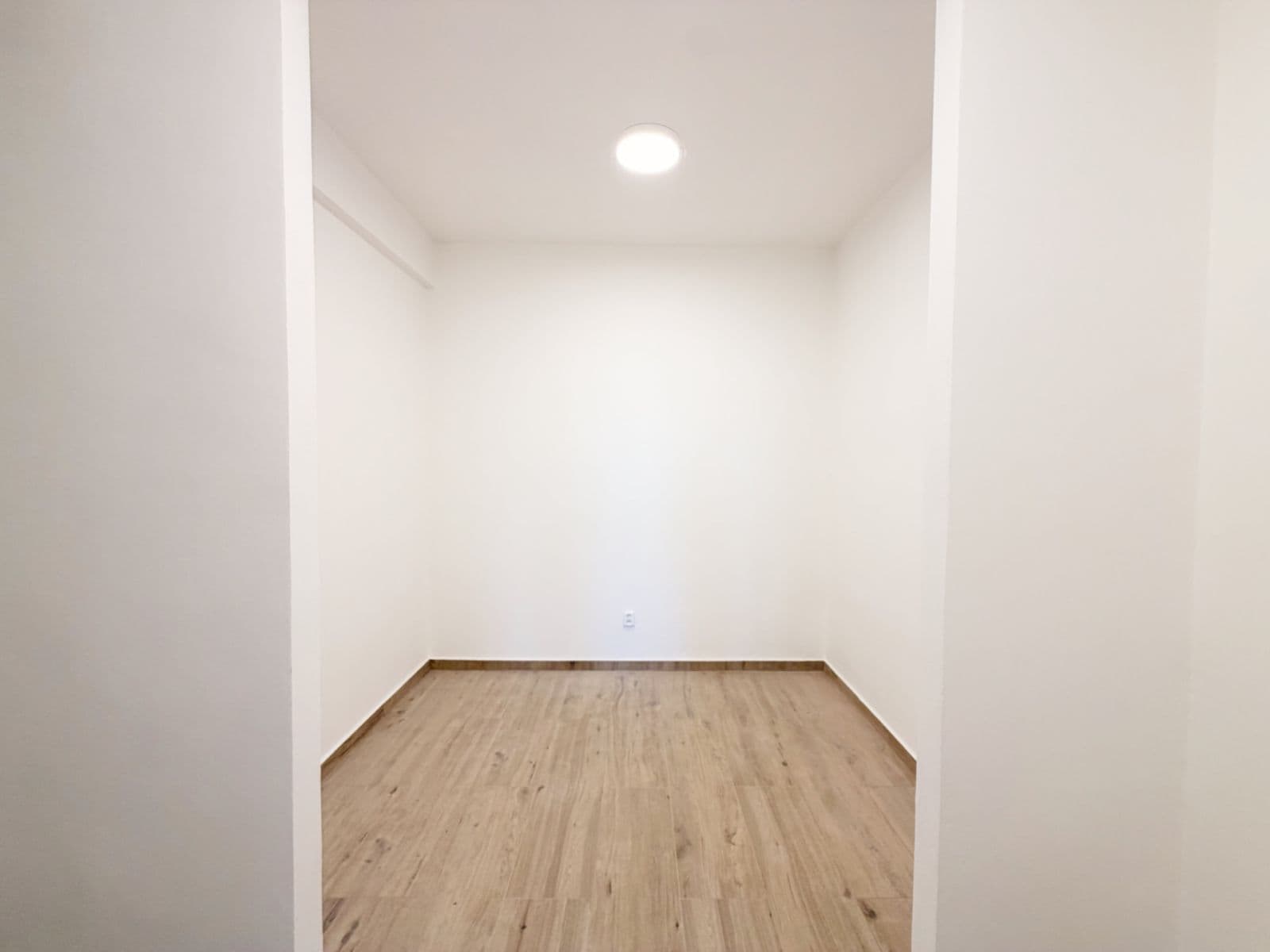 Pronájem bytu 2+kk 75 m², náměstí doktora Edvarda Beneše, Liberec, Liberecký kraj Pronájem bytu 2+kk 75 m², náměstí doktora Edvarda Beneše, Liberec, Liberecký kraj