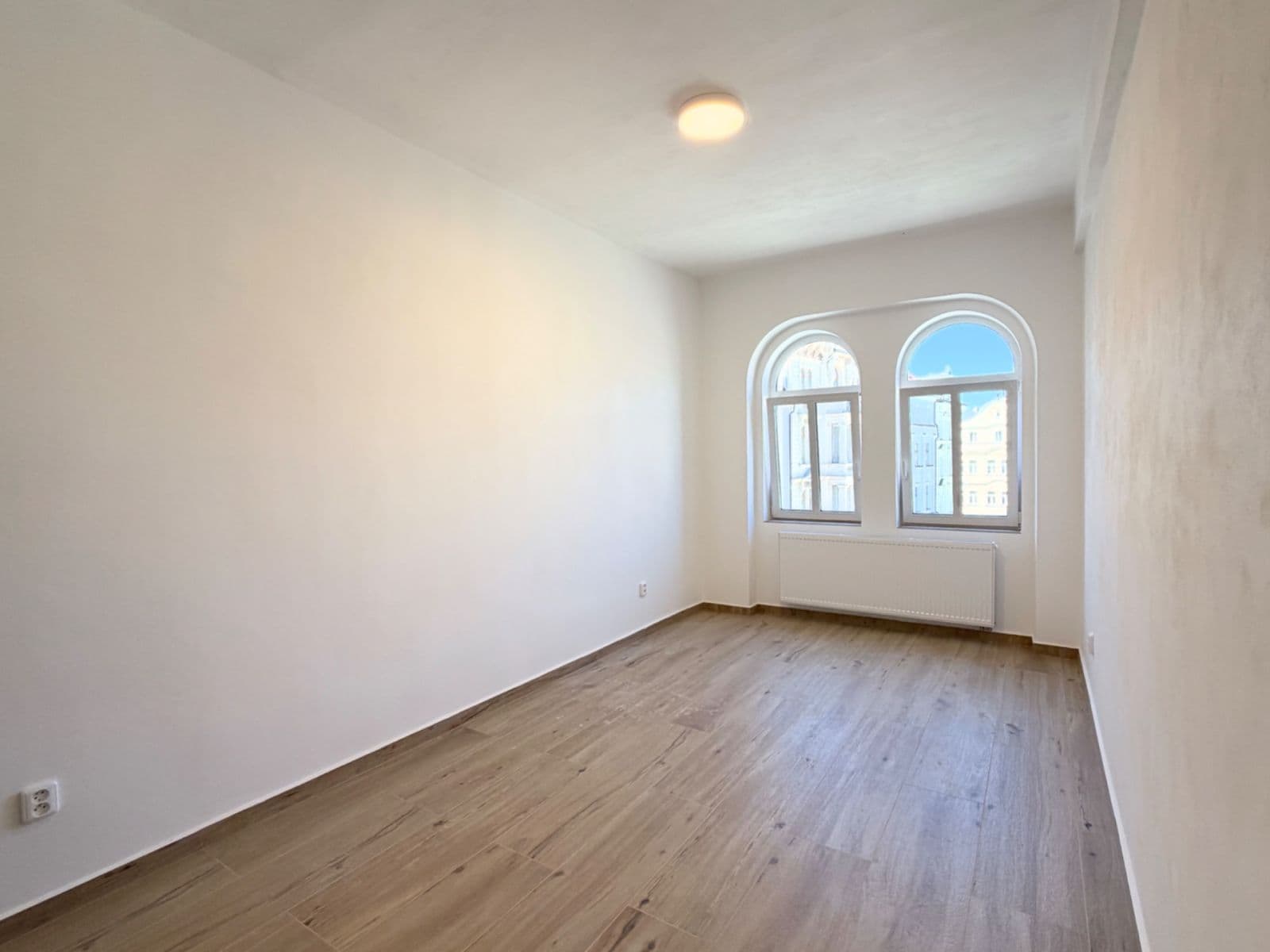 Pronájem bytu 2+kk 75 m², náměstí doktora Edvarda Beneše, Liberec, Liberecký kraj Pronájem bytu 2+kk 75 m², náměstí doktora Edvarda Beneše, Liberec, Liberecký kraj