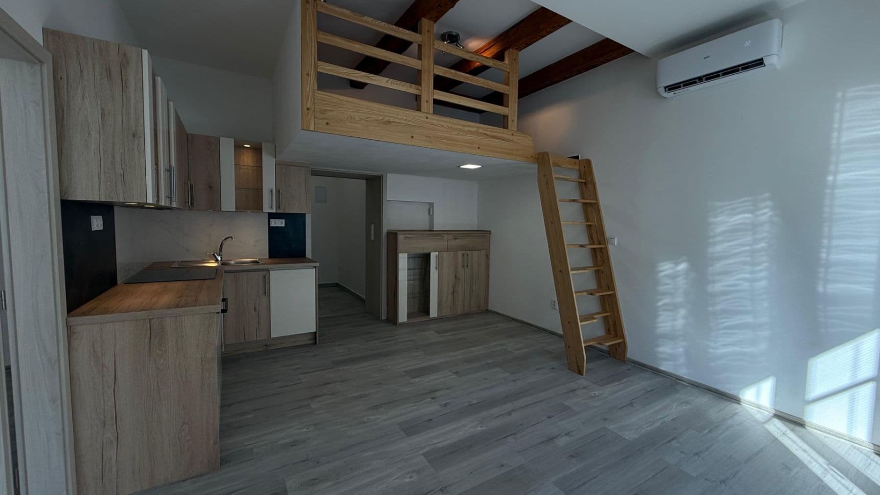 Pronájem bytu 2+kk 46 m², Železničářská, Jičín, Královéhradecký kraj Pronájem bytu 2+kk 46 m², Železničářská, Jičín, Královéhradecký kraj