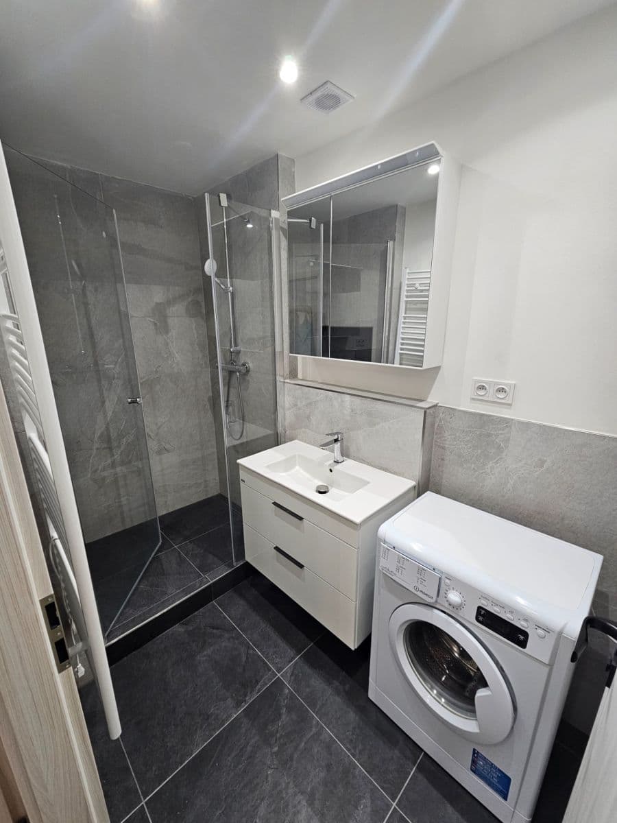 Pronájem bytu 2+1 60 m², Zárubova, Praha, Praha Pronájem bytu 2+1 60 m², Zárubova, Praha, Praha