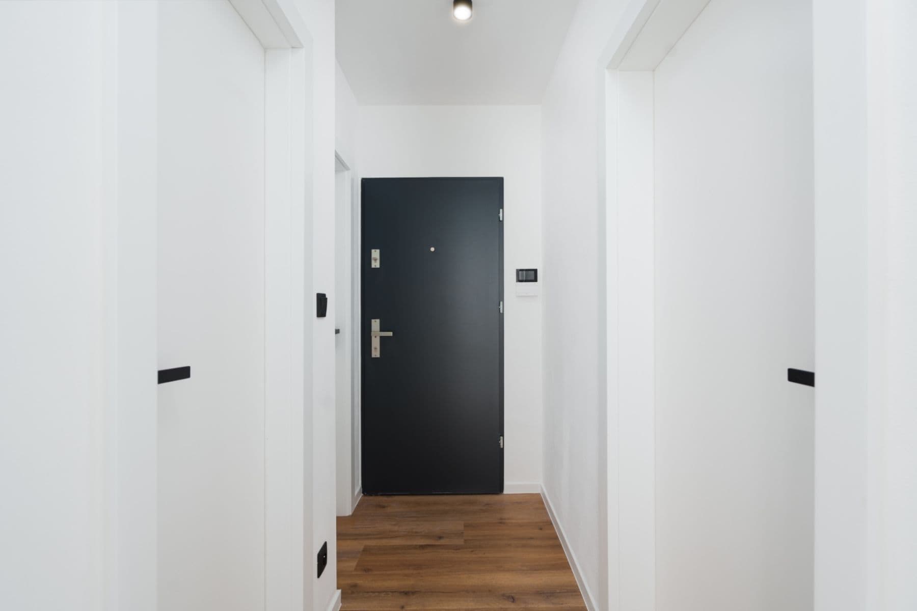 Prodej bytu 2+1 37 m², Milady Horákové, Hradec Králové, Královéhradecký kraj Prodej bytu 2+1 37 m², Milady Horákové, Hradec Králové, Královéhradecký kraj