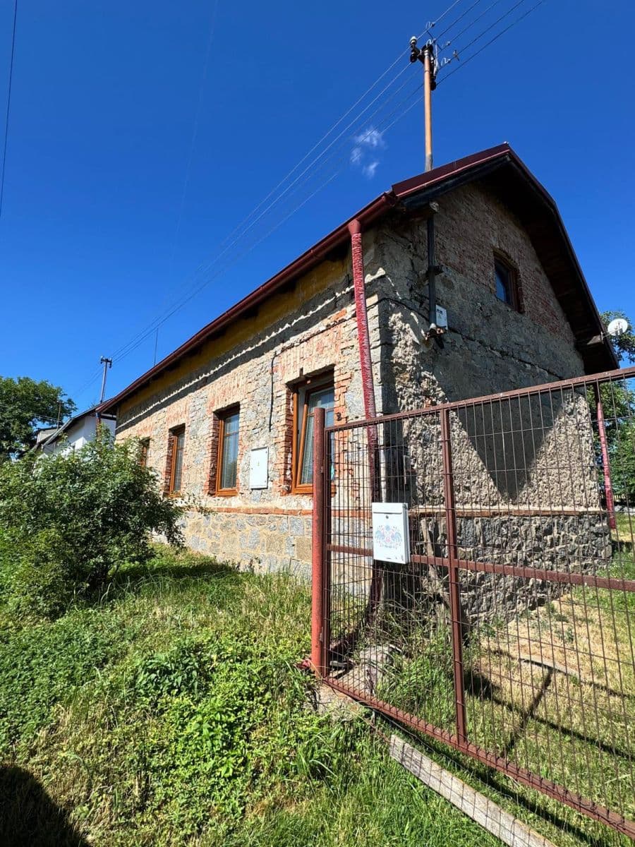 Prodej domu 68 m², pozemek 958 m², Kozárovice, Středočeský kraj Prodej domu 68 m², pozemek 958 m², Kozárovice, Středočeský kraj